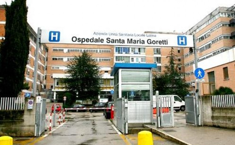 Si schianta contro un muretto ad Aprilia: Martina muore a 21 anni. L'appello della madre ai testimoni