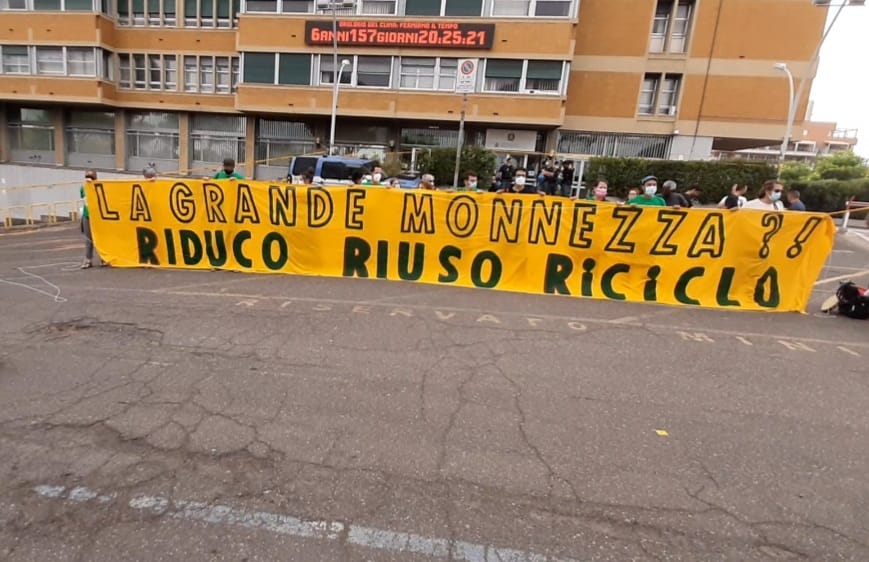 Emergenza rifiuti, comitati Roma est in piazza: "Servono scelte radicali, coerenti e sostenibili"