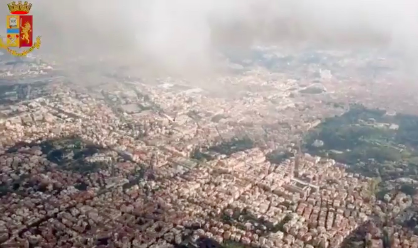 Drone in volo sul centro di Roma e vicino agli aerei: denunciato pilota 61enne