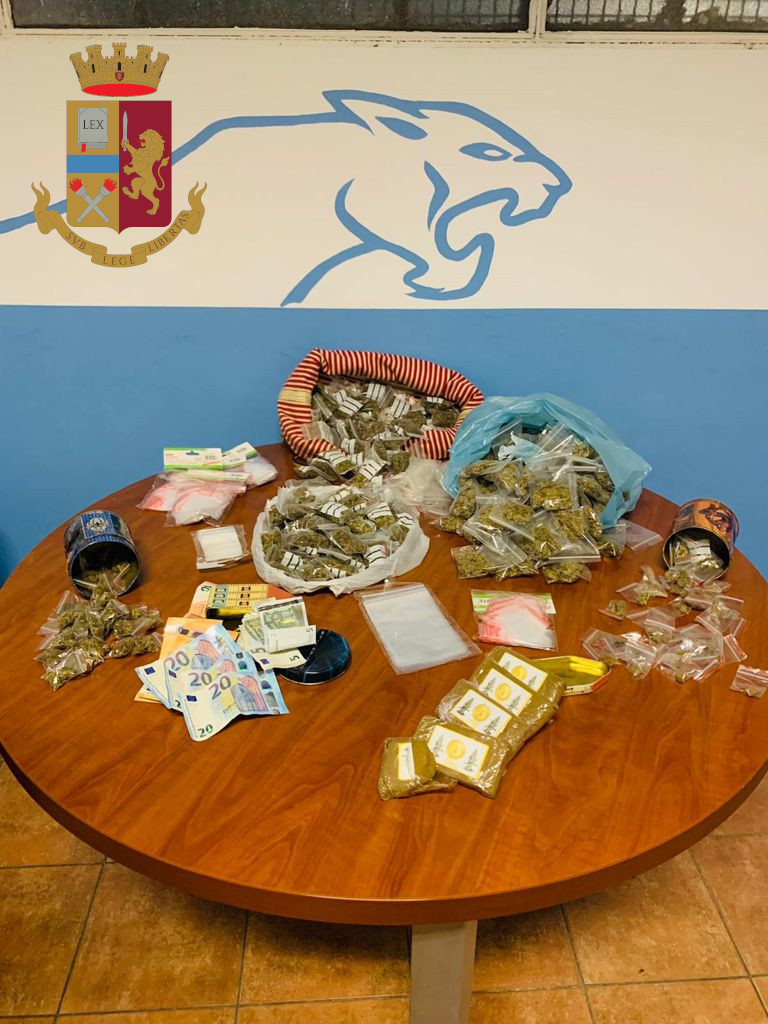 Roma, taglio piega e droga: scoperta attività di spaccio dal parrucchiere