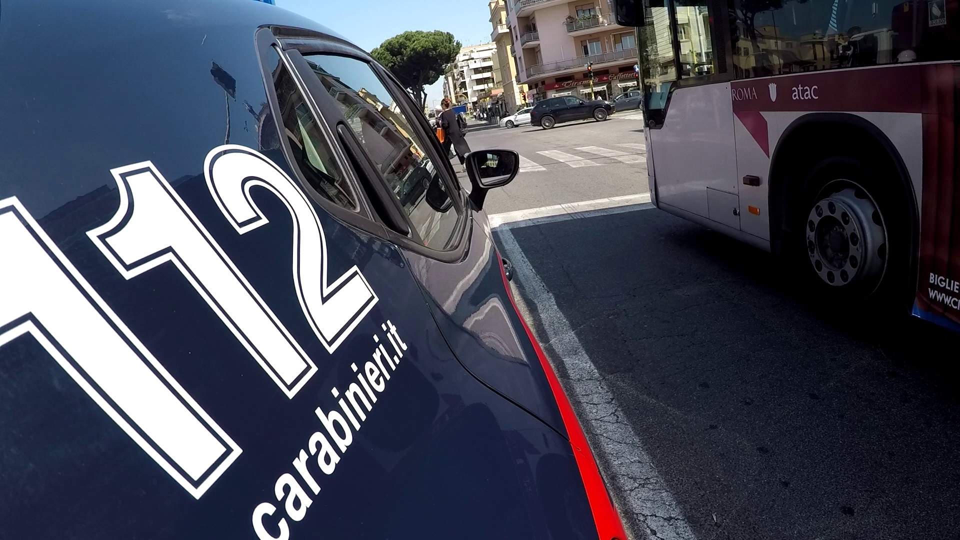 Roma, liti stradali e lanci di bottiglie: 3 bus Atac danneggiati in 24 ore