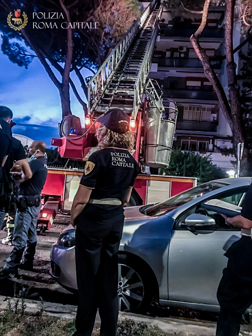 Roma, fiamme su un balcone a Cinecittà Est: ipotesi corto circuito