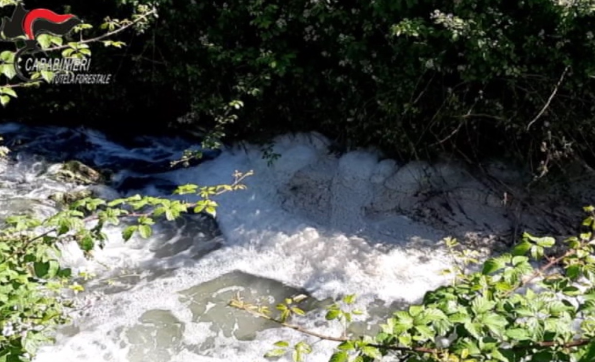 Frosinone, scarico di sostanze inquinanti nel Rio Pioppeto: 3 arresti e sequestro depuratore consortile