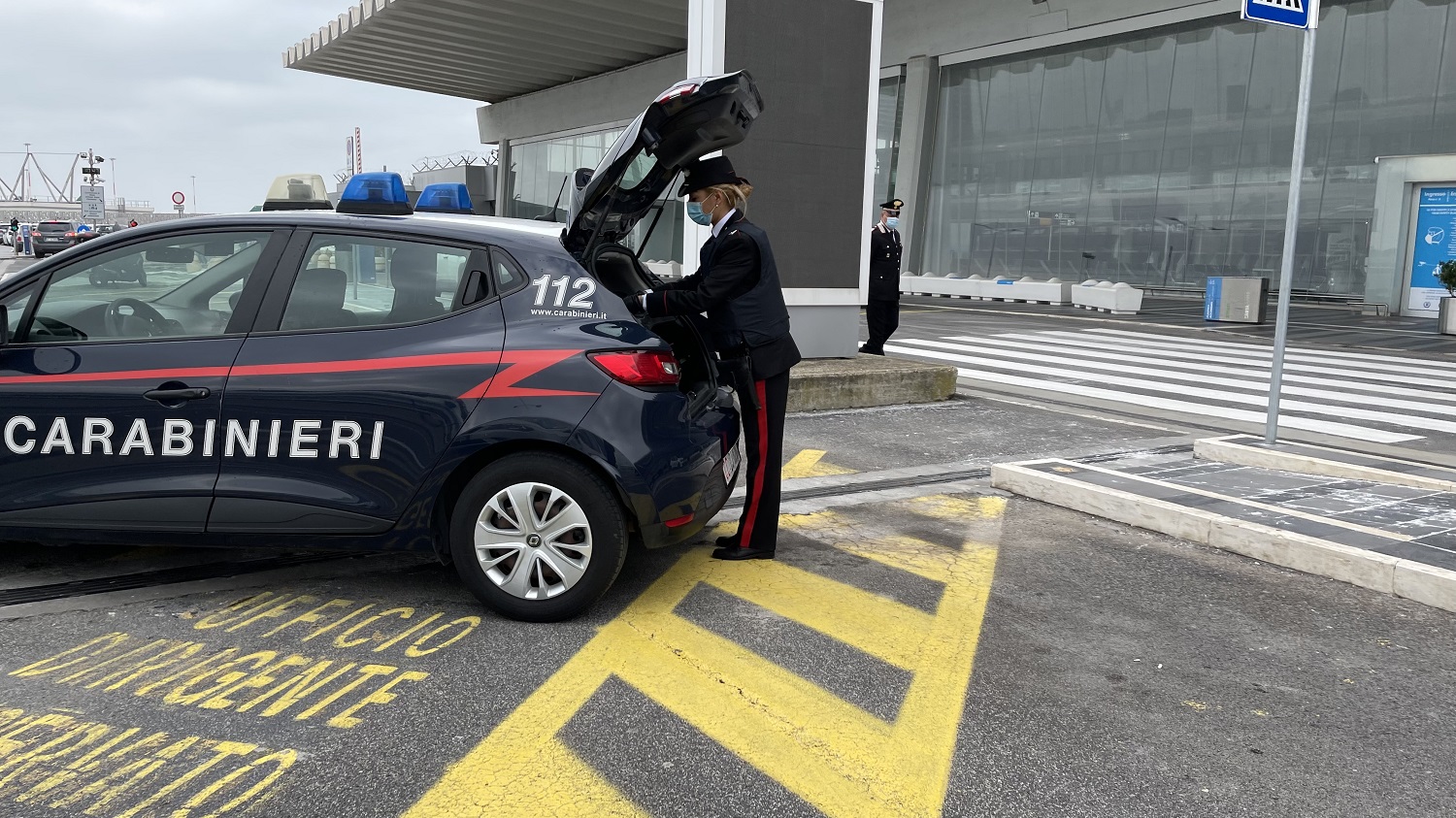 Fiumicino, autolavaggio installa telecamera per riprendere i dipendenti al lavoro