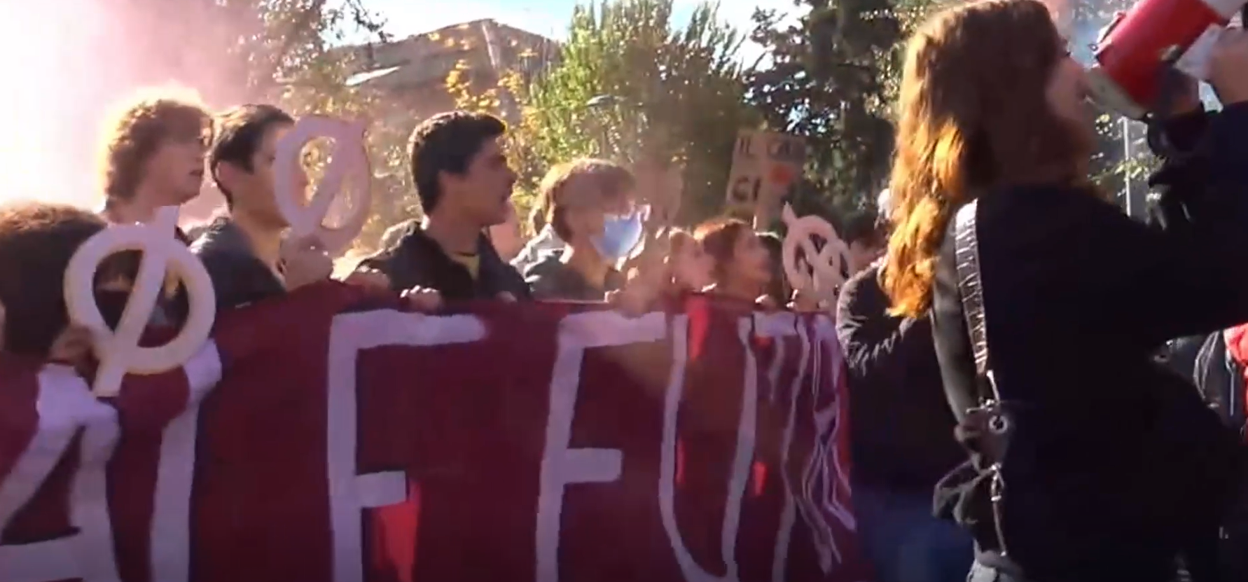 Roma, studenti in piazza per "rifare la scuola"