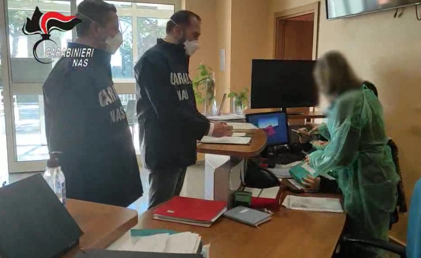 Medici e sanitari al lavoro senza vaccinazione: blitz dei Nas anche nel Lazio