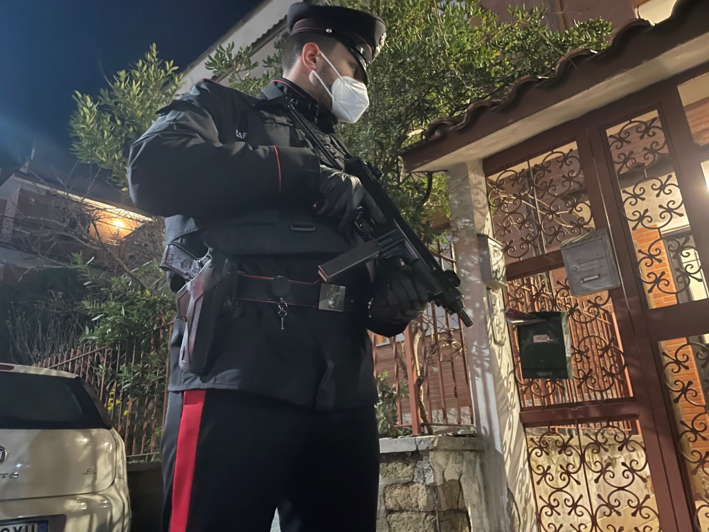 Roma, bande italo-albanesi in guerra per le piazze si spaccio: 27 arresti
