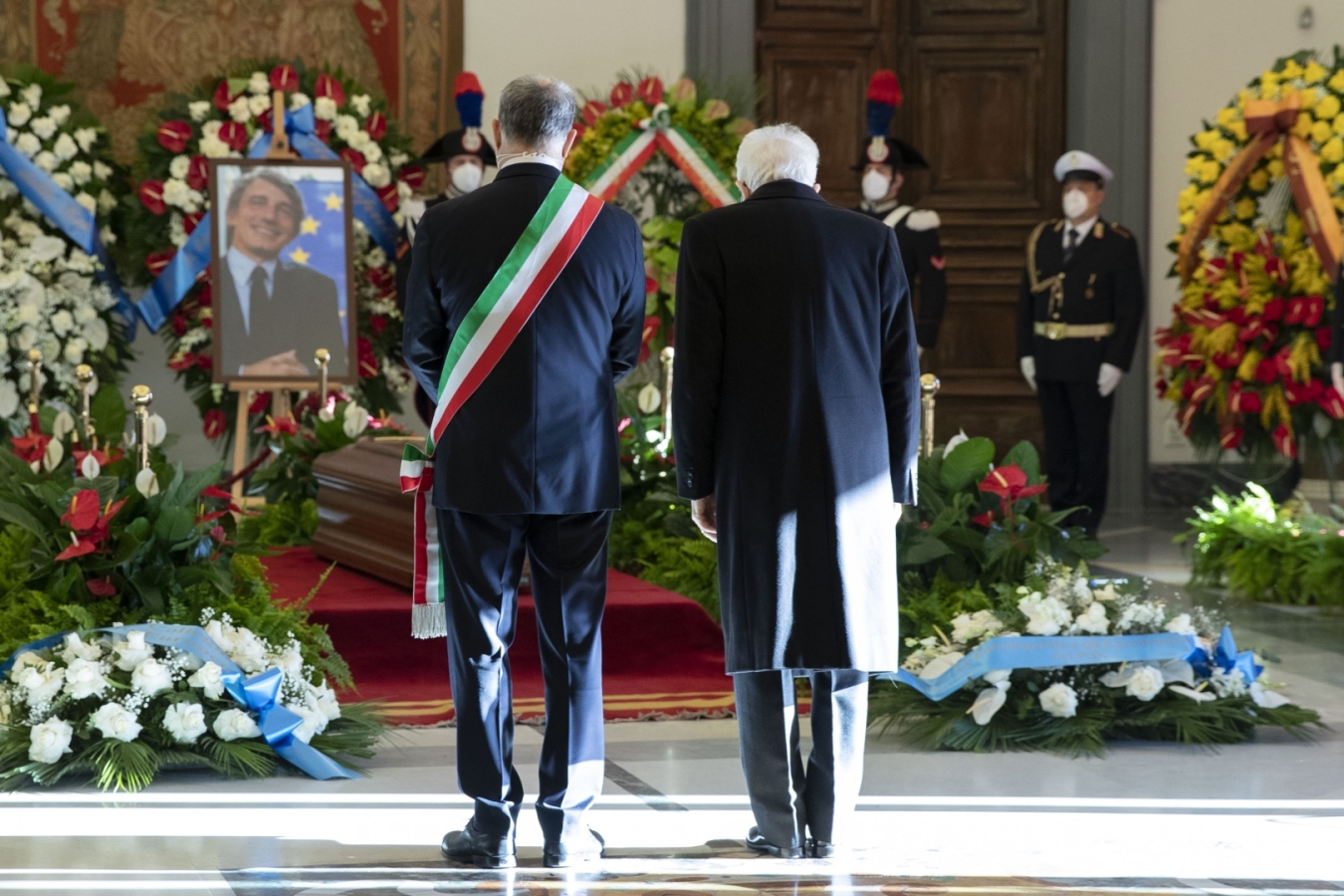 David Sassoli, aperta la camera ardente in Campidoglio: domani i funerali di Stato