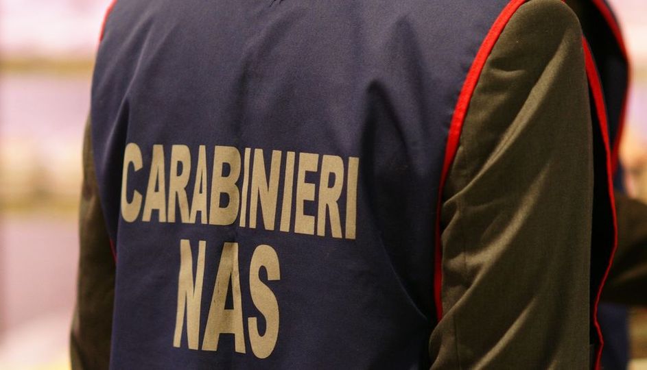 Falsi certificati per l'esenzione dal vaccino Covid: indagati medico e avvocatessa