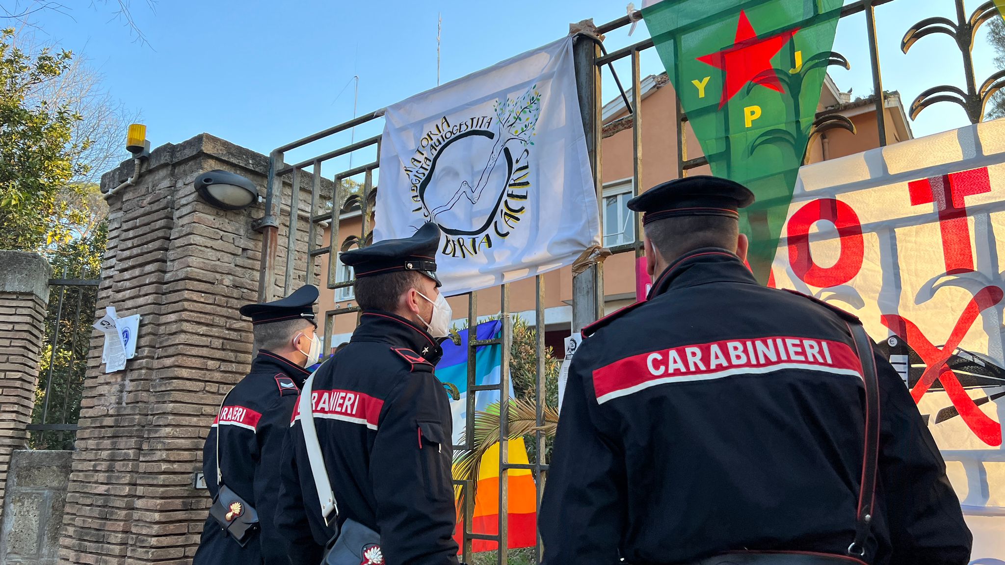 Roma, blitz alla Caffarella: sgomberata Villa Greco occupata dagli ambientalisti di Lea Berta Càceres