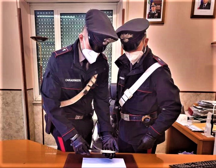 Roma, pugnala al petto il coinquilino durante una lite: arrestato 53enne