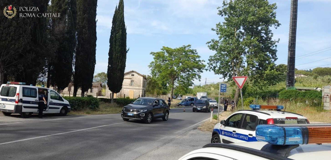 Roma, incidente sulla Salaria: automobilista ha un malore e muore