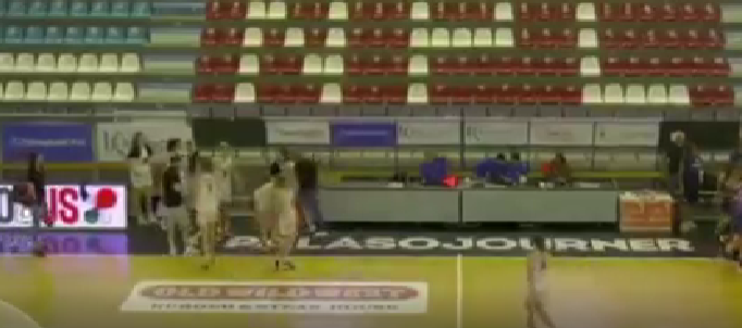Basket Roma, la 17enne difende l'allenatore: "Non mi ha colpita, voleva riaccendermi"