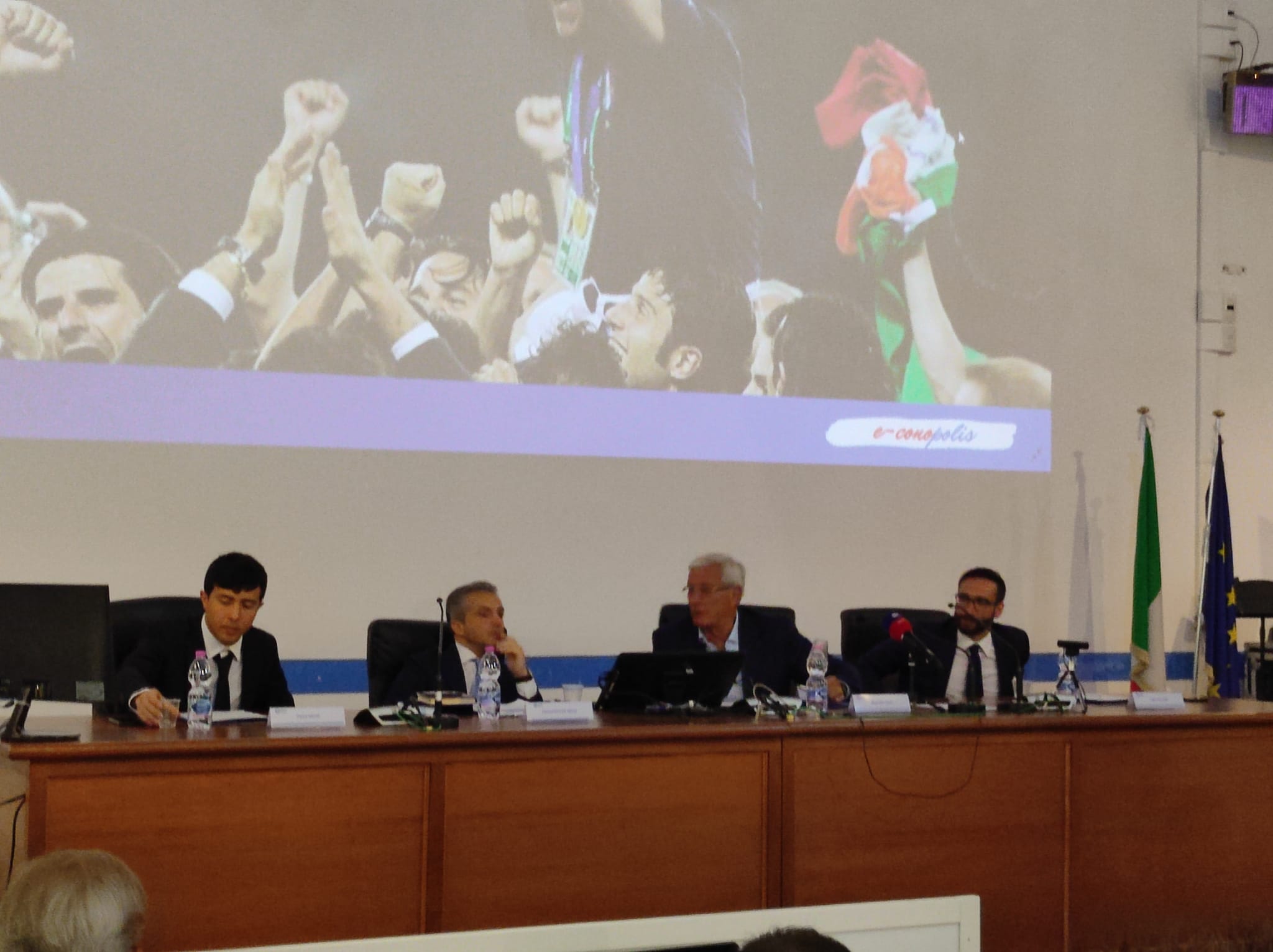 Lippi professore per un giorno: tra consigli e aneddoti, la lezione dell'ex ct all'Unint