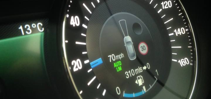 Limitatore di velocità, dal 6 luglio è obbligatorio sulle auto nuove: come funziona e cosa cambia
