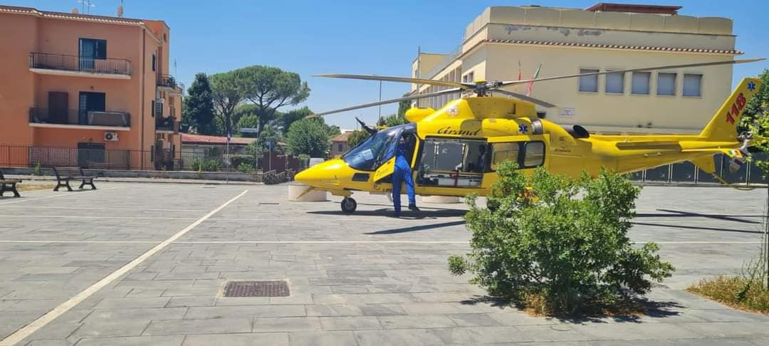 Roma, scontro tra auto e scooter: 56enne muore a Settecamini