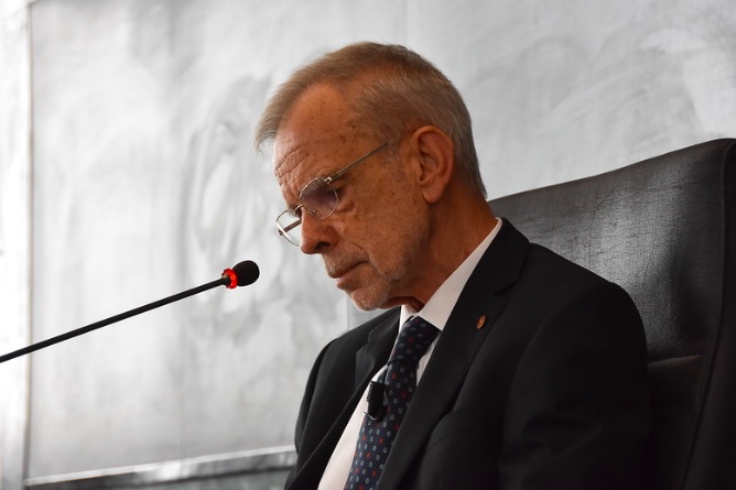 Addio a Luca Serianni, oggi la camera ardente all'università: i funerali ad Ostia domani 26 luglio