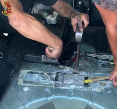 Frosinone, in auto con 11 kg di cocaina purissima: arrestata coppia di insospettabili corrieri