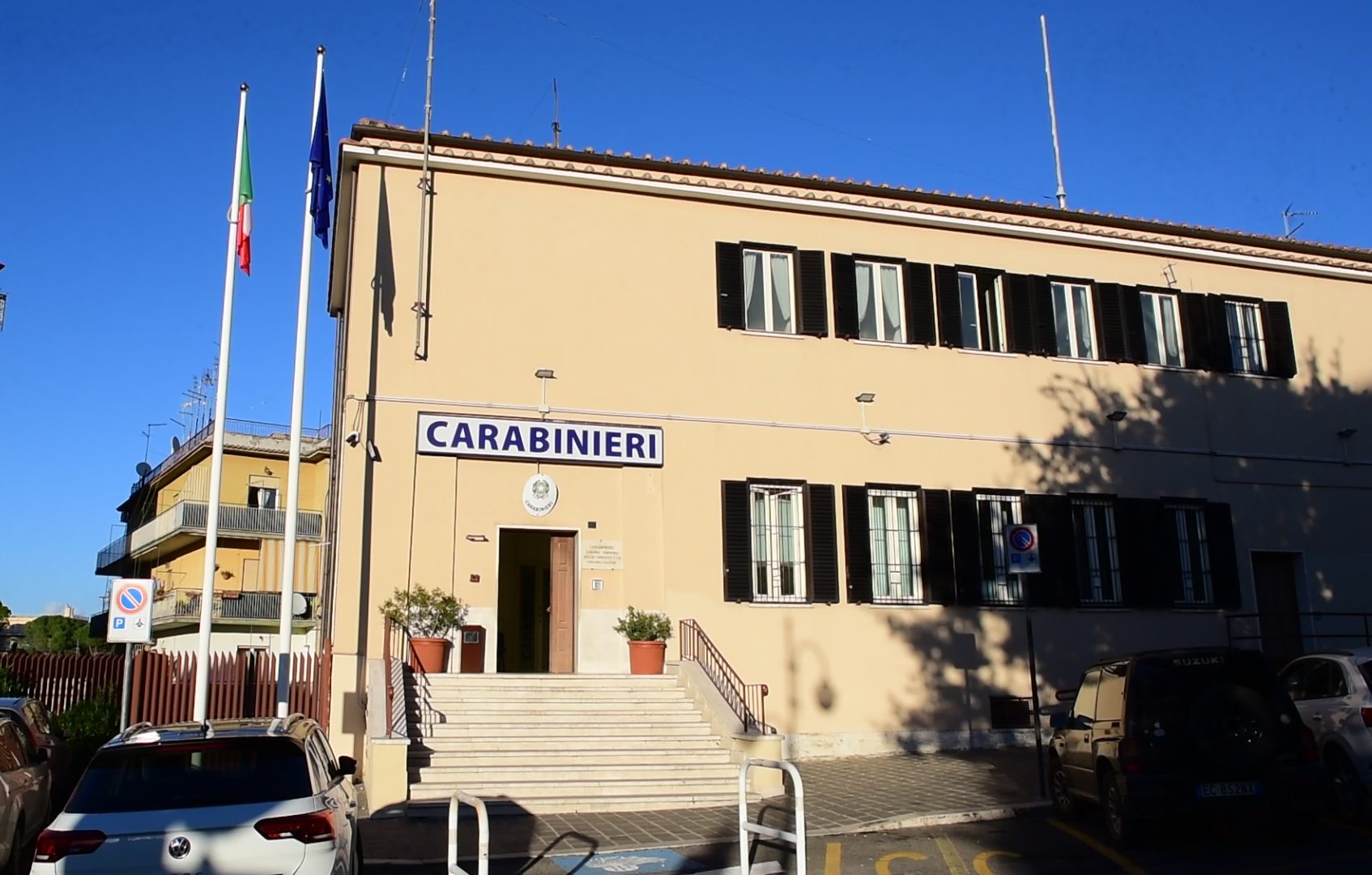 Va a casa della ex e la minaccia con un coltello: stalker e complice arrestati a Montorio Romano