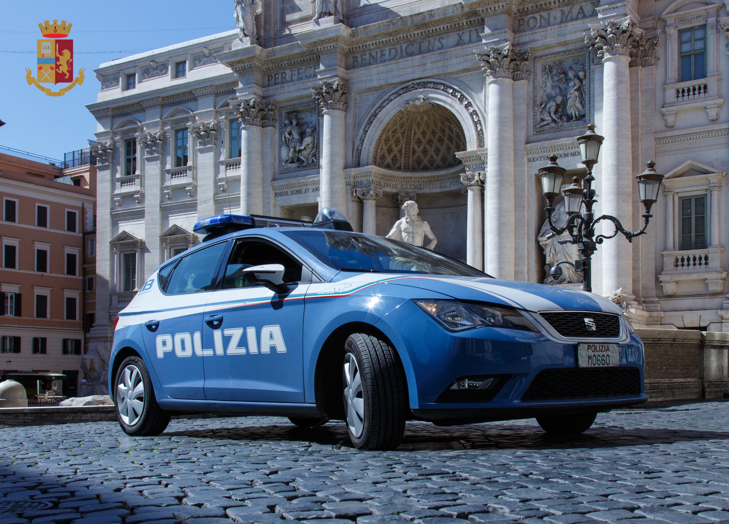 Roma, turisti giapponesi rapinati con il trucco dei bracialetti regalo