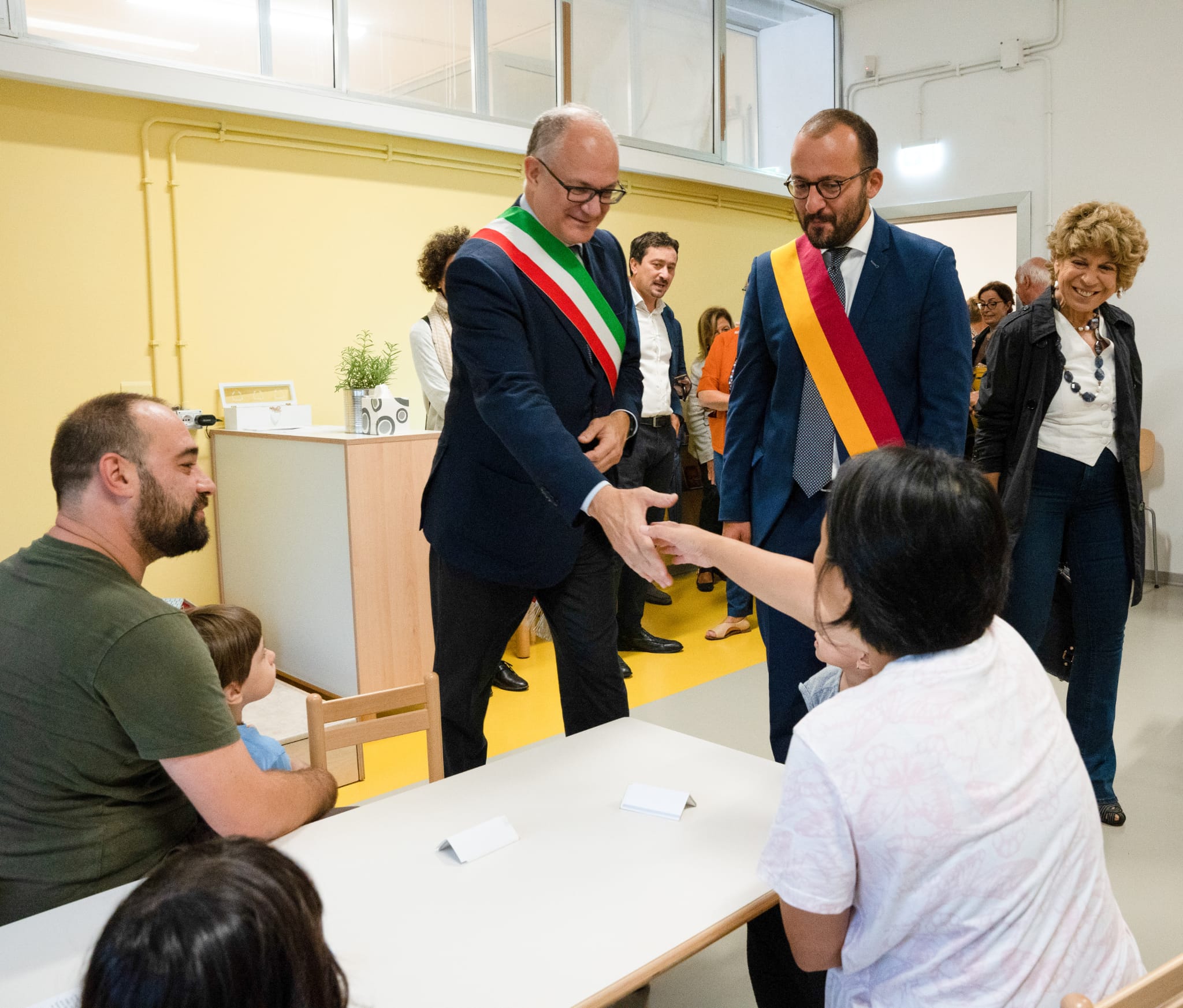 Roma, a Corviale riapre la scuola Mazzacurati. Gualtieri: “Una struttura moderna, all’avanguardia e bella”