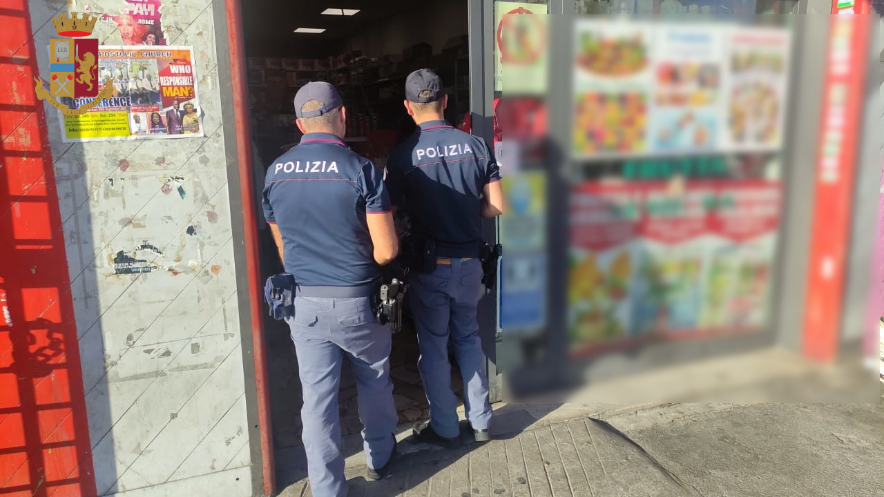 Roma, in un minimarket a Magliana trovati 110 kg di alimenti scaduti