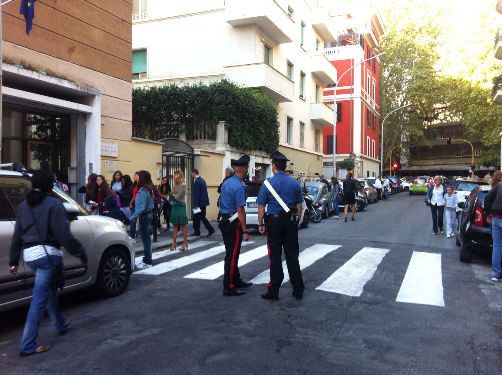 Roma, spaccio di droga vicino al liceo: pusher arrestato nel primo giorno di scuola