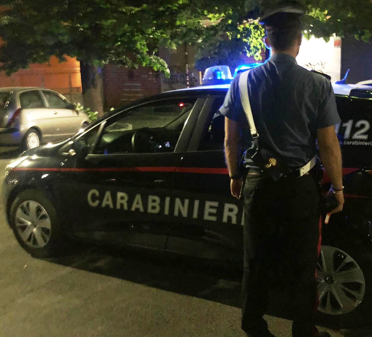 Pomezia, il padre non gli dà i soldi e lui lo accoltella: arrestato 20enne
