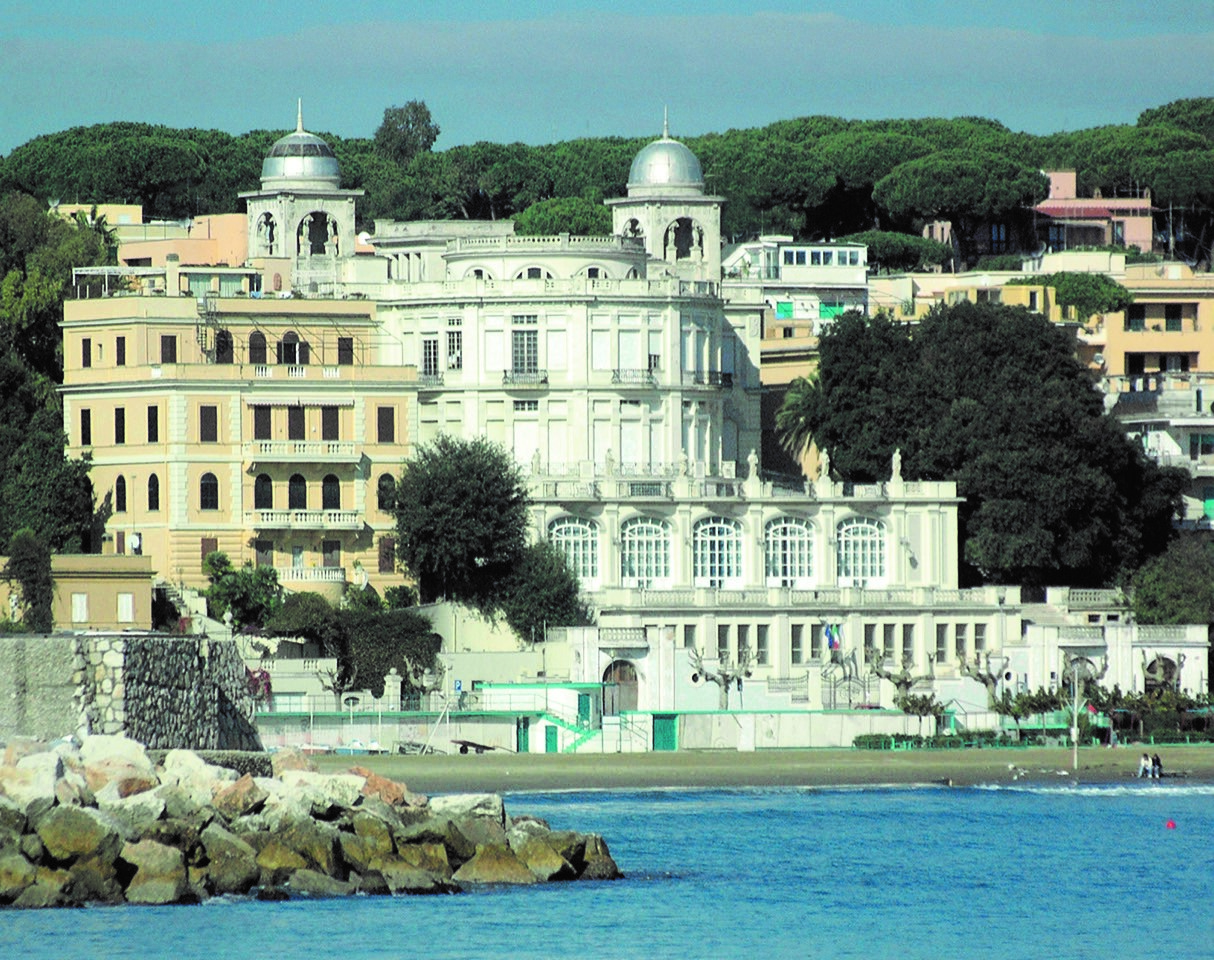 Anzio, parte il progetto di recupero del palazzo liberty "Paradiso sul mare"