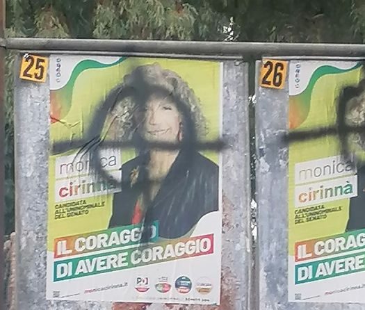 A Maccarese croci celtiche sui manifesti di Monica Cirinnà: "Intimidazione neofascista"