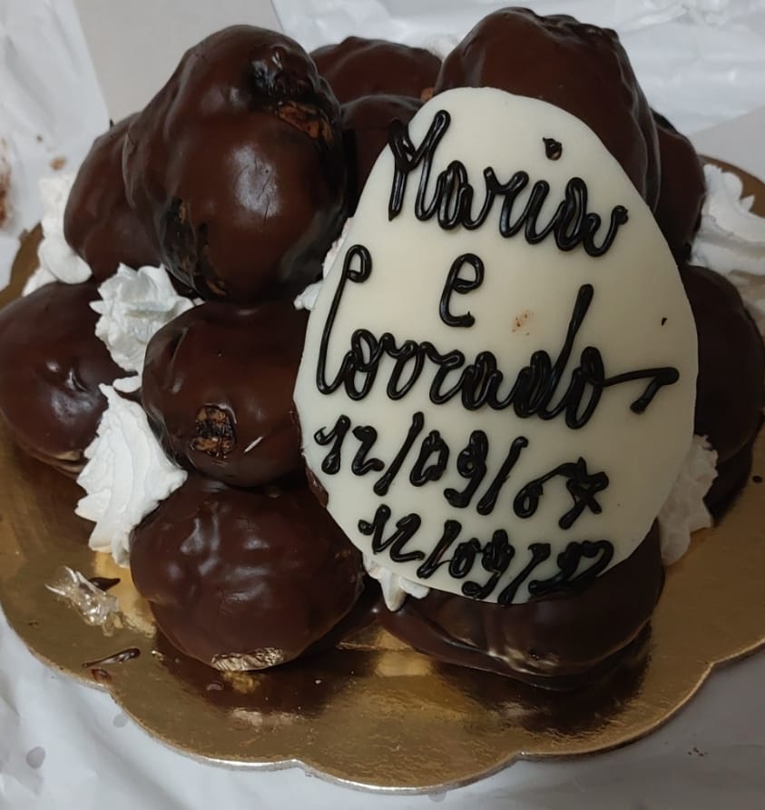 Anello rubato torna alla proprietaria grazie appello social: doppia festa per l'anniversario di nozze