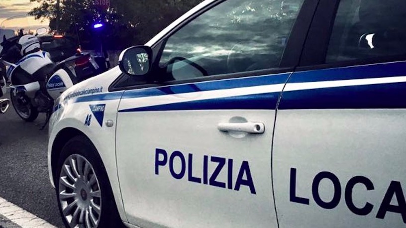 Ciampino, studentessa travolta da un'auto fuori scuola: è grave