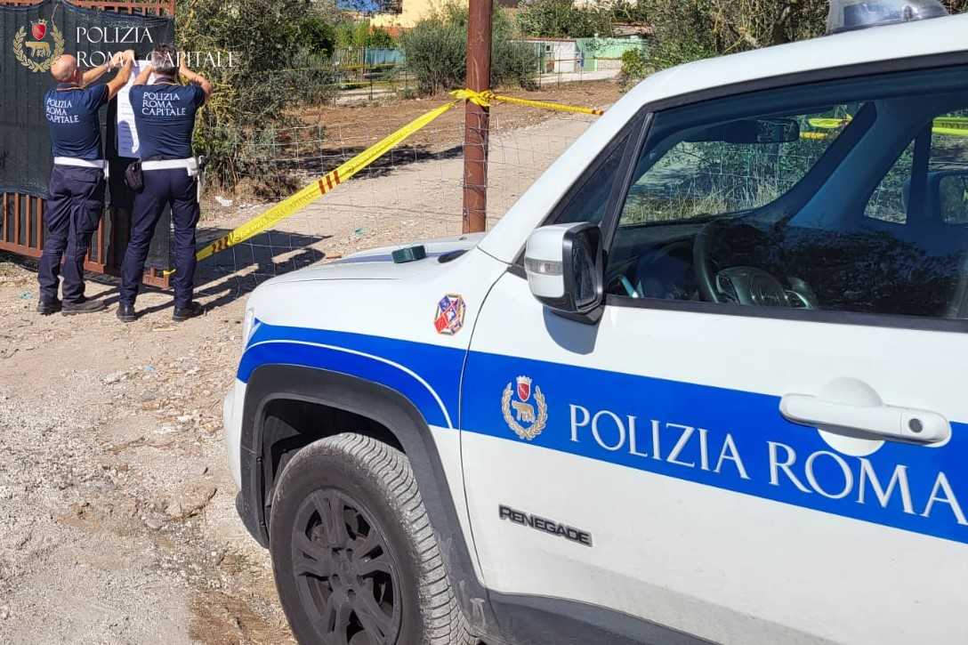 Maxi discarica di rifiuti e villa abusiva ai Castelli Romani: sequestrata area