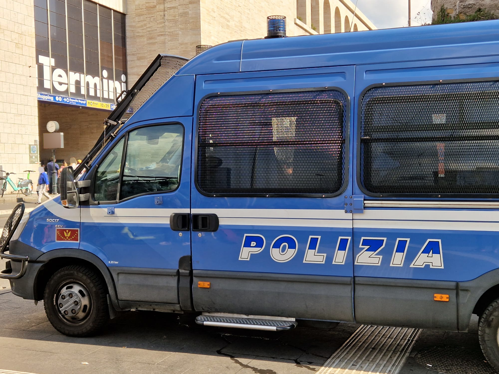 Servizi straordinari a Termini e Esquilino: controllate 234 persone, nei guai titolare di un b&b
