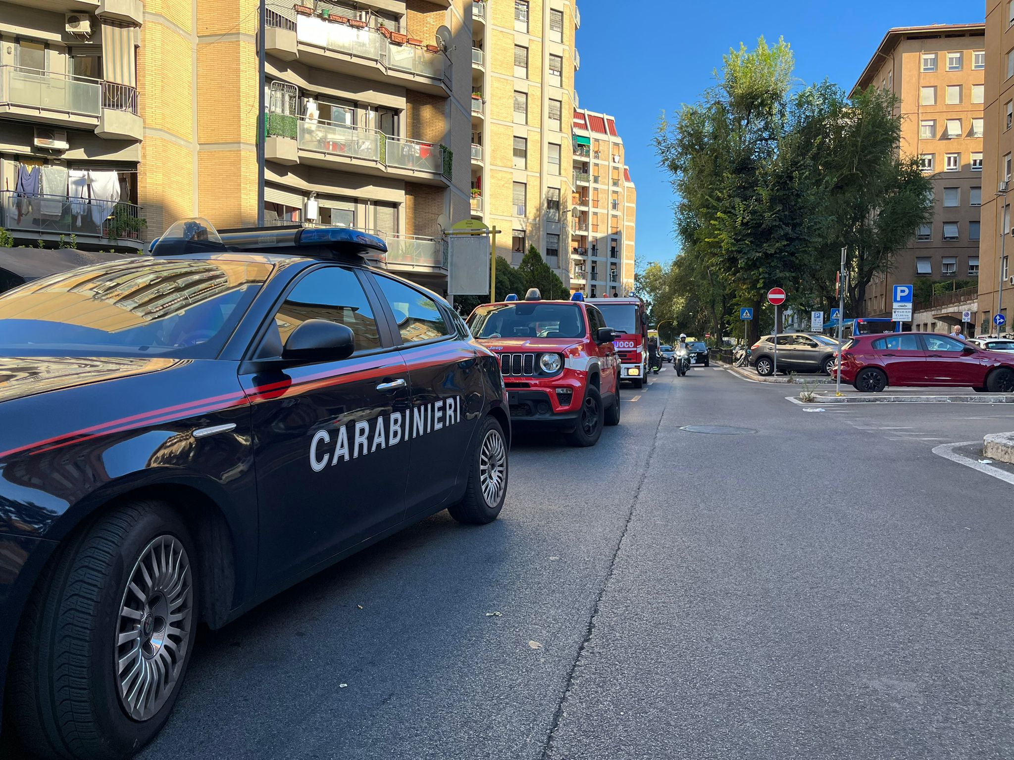 Roma, fuma a letto e l'appartamento va a fuoco: evacuato palazzo vicino San Pietro