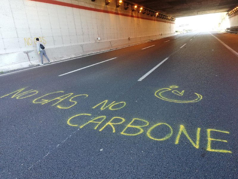 Ultima Generazione, nuovo blitz a Roma sul Gra all’uscita 1. VIDEO