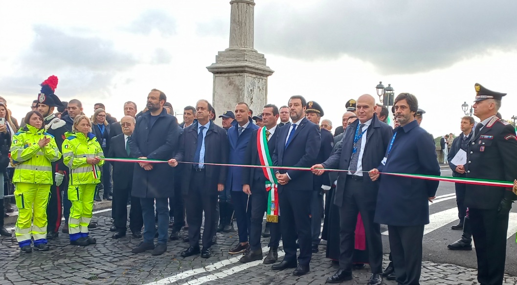 Salvini alla riapertura del ponte di Ariccia rilancia: "Ponte sullo Stretto? Avvio lavori entro 2 anni"
