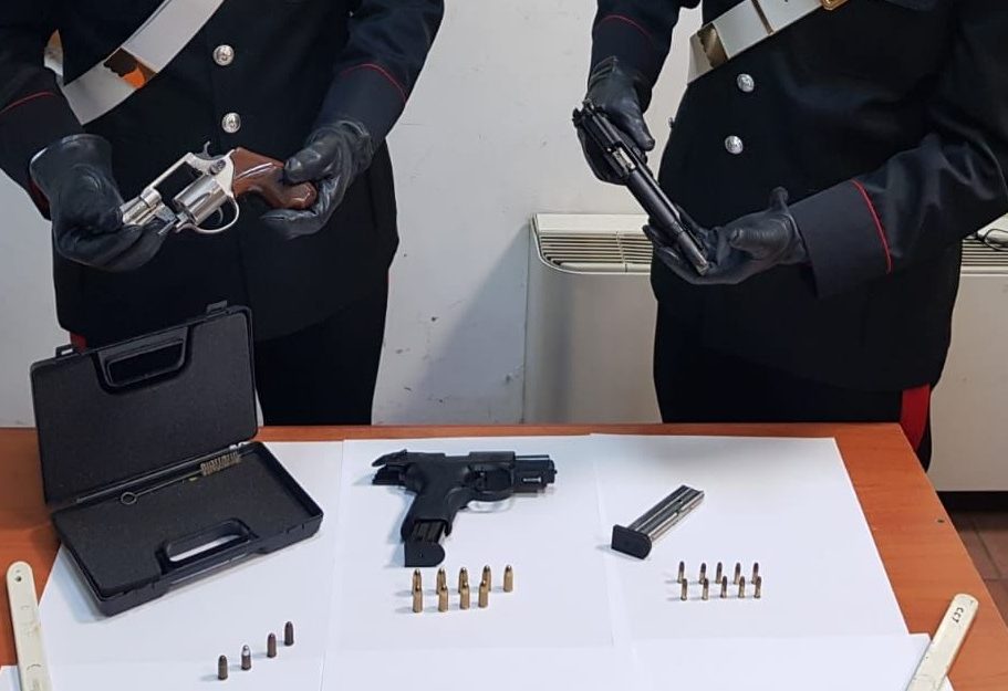 Roma, coppia arrestata a Ponte di Nona: a casa nascondevano tre pistole