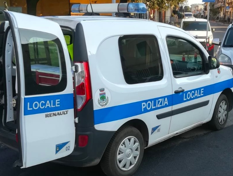 Tragedia a San Cesareo, scontro tra scooter e auto: morto il centauro