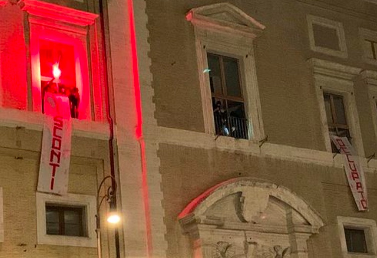 Studenti in protesta a Roma: occupati i licei Visconti e Manara