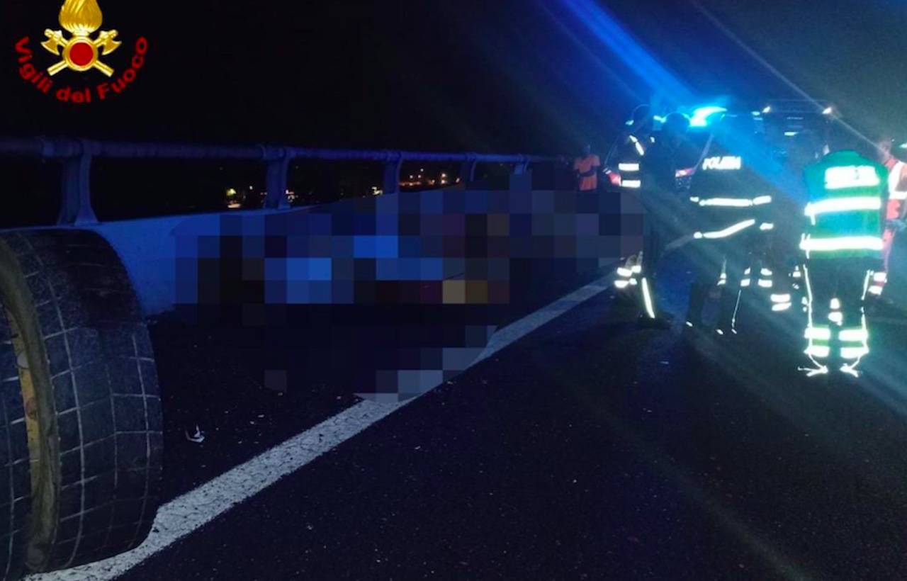 Incidente frontale a Roma per un bus di migranti proveniente da Lampedusa: 2 morti e 18 feriti all'altezza di Fiano Romano