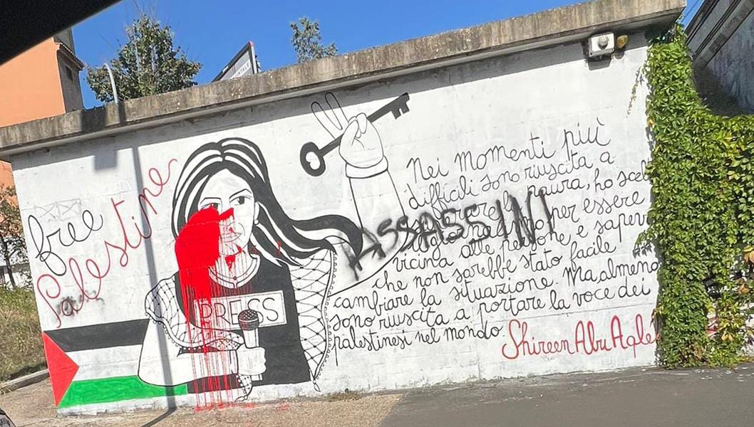 Vandalizzato il murales in ricordo di Shireen Abu Akleh a Roma, era per la libertà di stampa