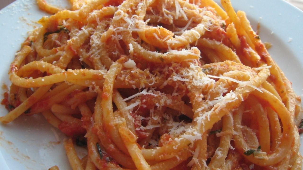 Agosto di sagre nel Lazio: dove andare vicino Roma tra pizze fritte e amatriciana