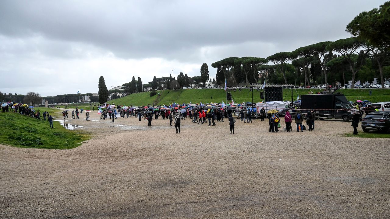 travis scott danni circo massimo roma