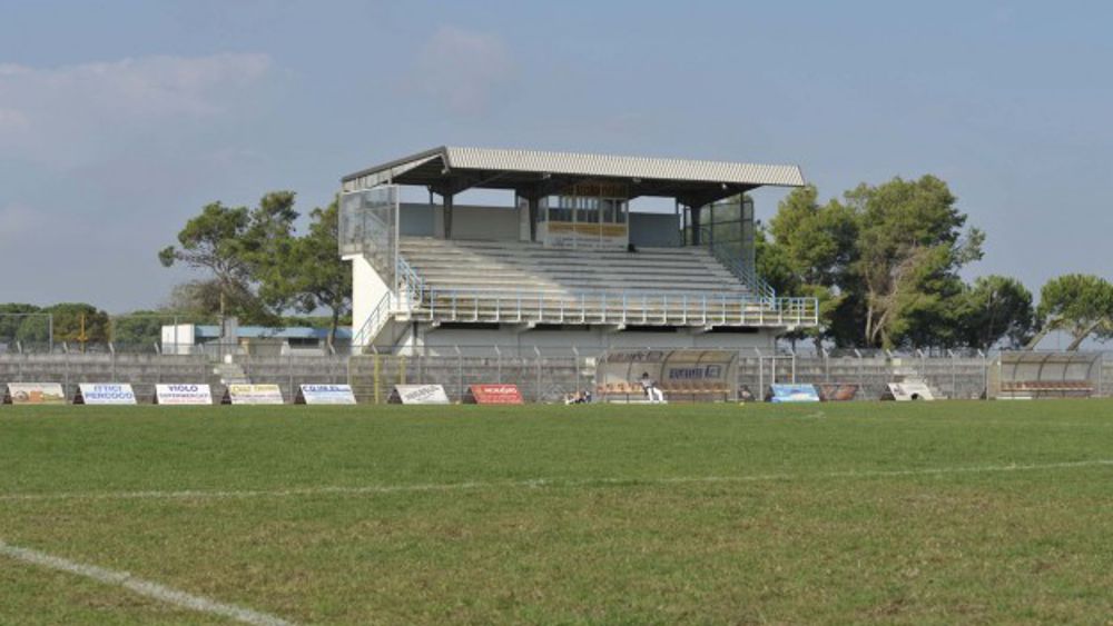 Terracina, Feudi: "38 mila euro per il nuovo manto erboso dello stadio"