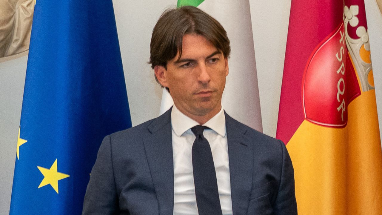 Droni sopra casa, Onorato presenta denuncia: avanti l'impegno a Roma