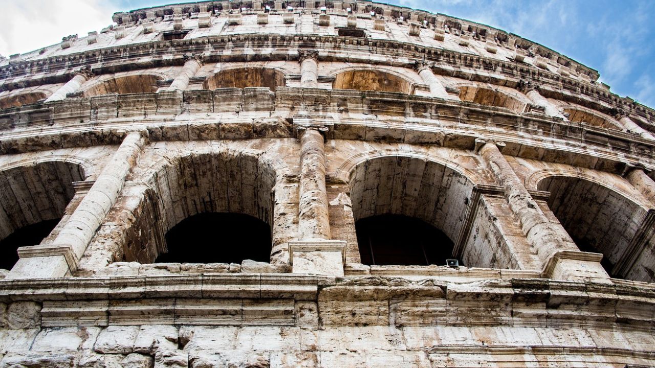 Accordo con Airbnb, il Colosseo precisa: "Vogliamo valorizzare il patrimonio storico dell'Anfiteatro'
