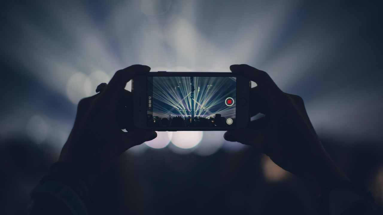 Rkomi annuncia un nuovo concerto a Roma
