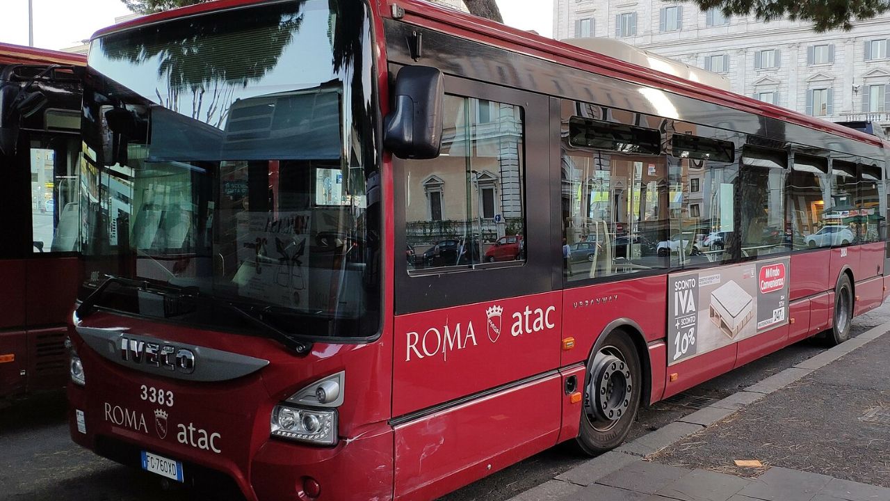 Roma, arrivano le nuove 435 pensiline super tecnologiche di Atac