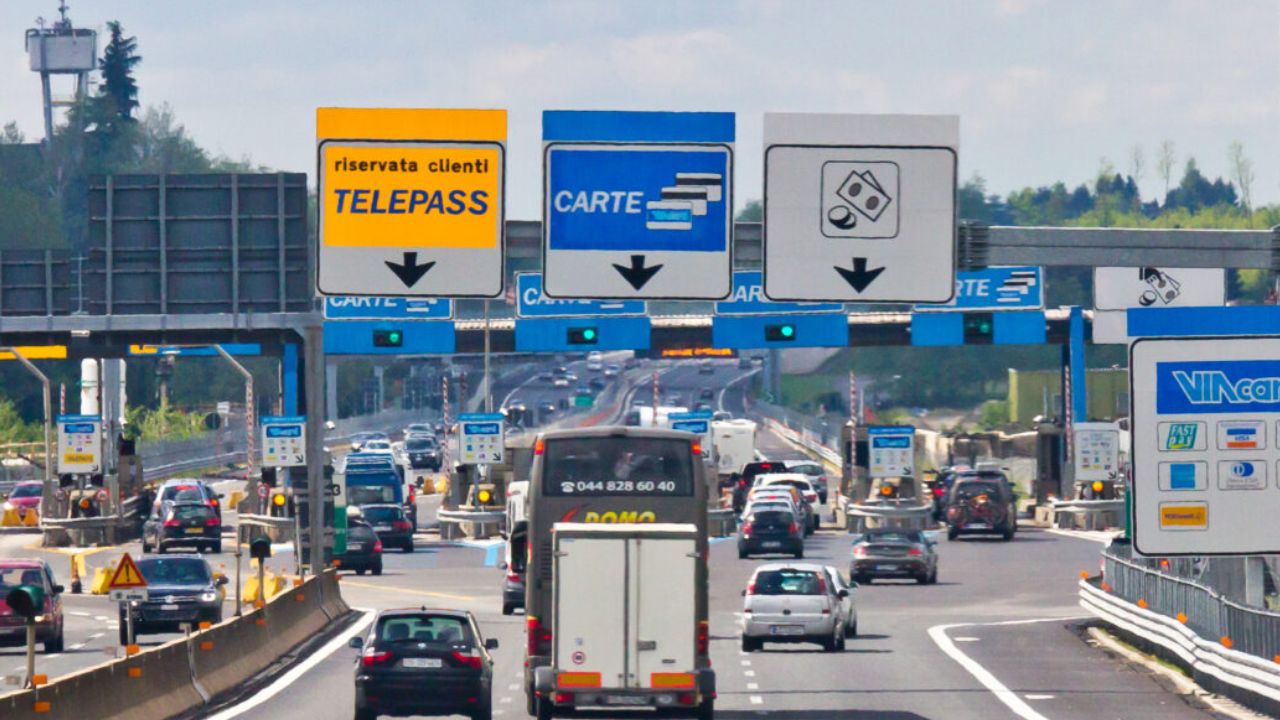 Autostrade nel mirino della procura di Roma: inchiesta sui fondi dei pedaggi